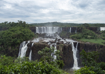 Covers a large area with many smaller spread out waterfalls